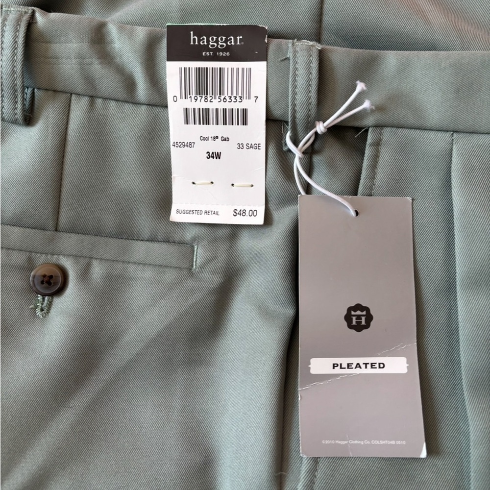 NWT Haggar Men's Performance Cool 18 Pleated Sage Green Golf Shorts Size 34 - Picture 4 of 9
